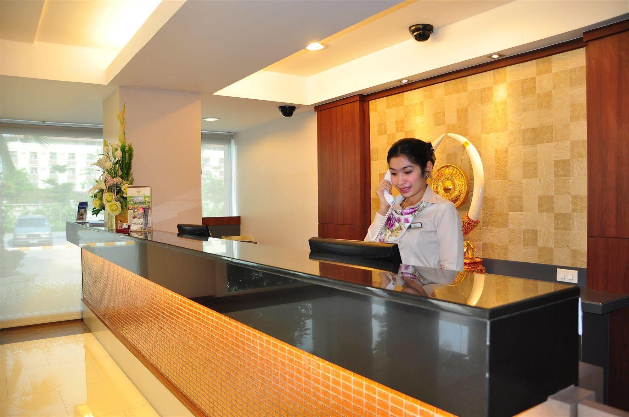 Avion Hotel Бангкок Экстерьер фото